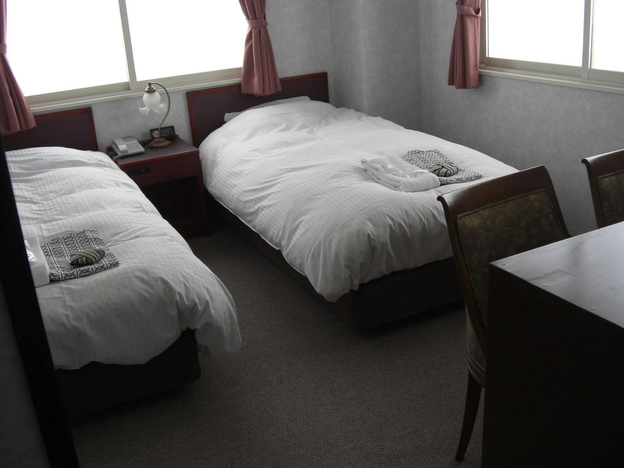 מיוקו Akakura Yours Inn מראה חיצוני תמונה